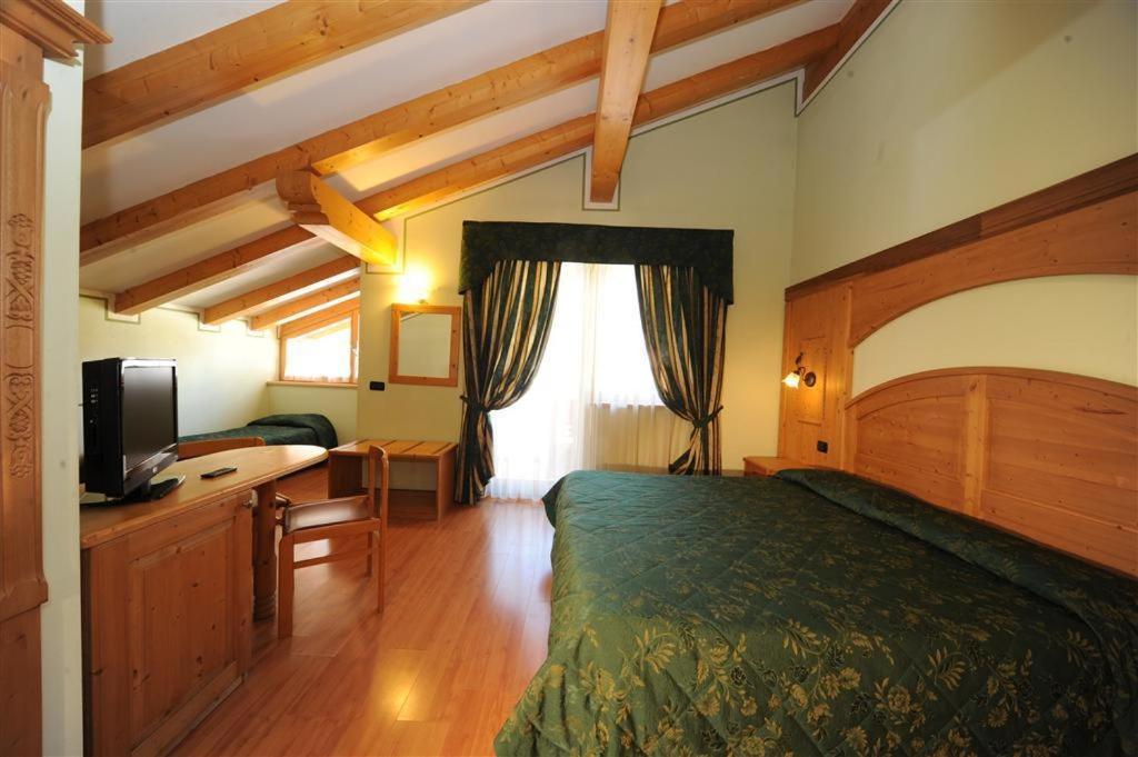 Hotel Canada Pinzolo Zimmer foto