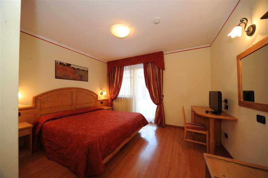 Hotel Canada Pinzolo Zimmer foto