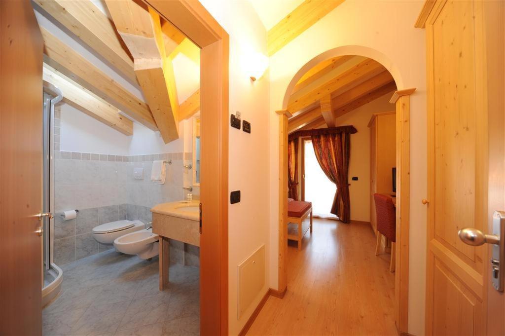 Hotel Canada Pinzolo Zimmer foto